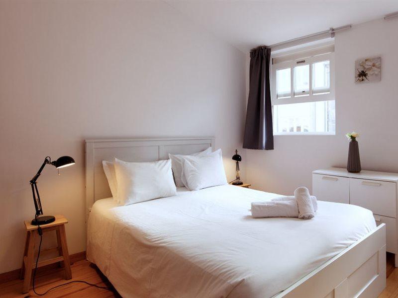 Aparthotel Oporto Entreparedes Екстериор снимка