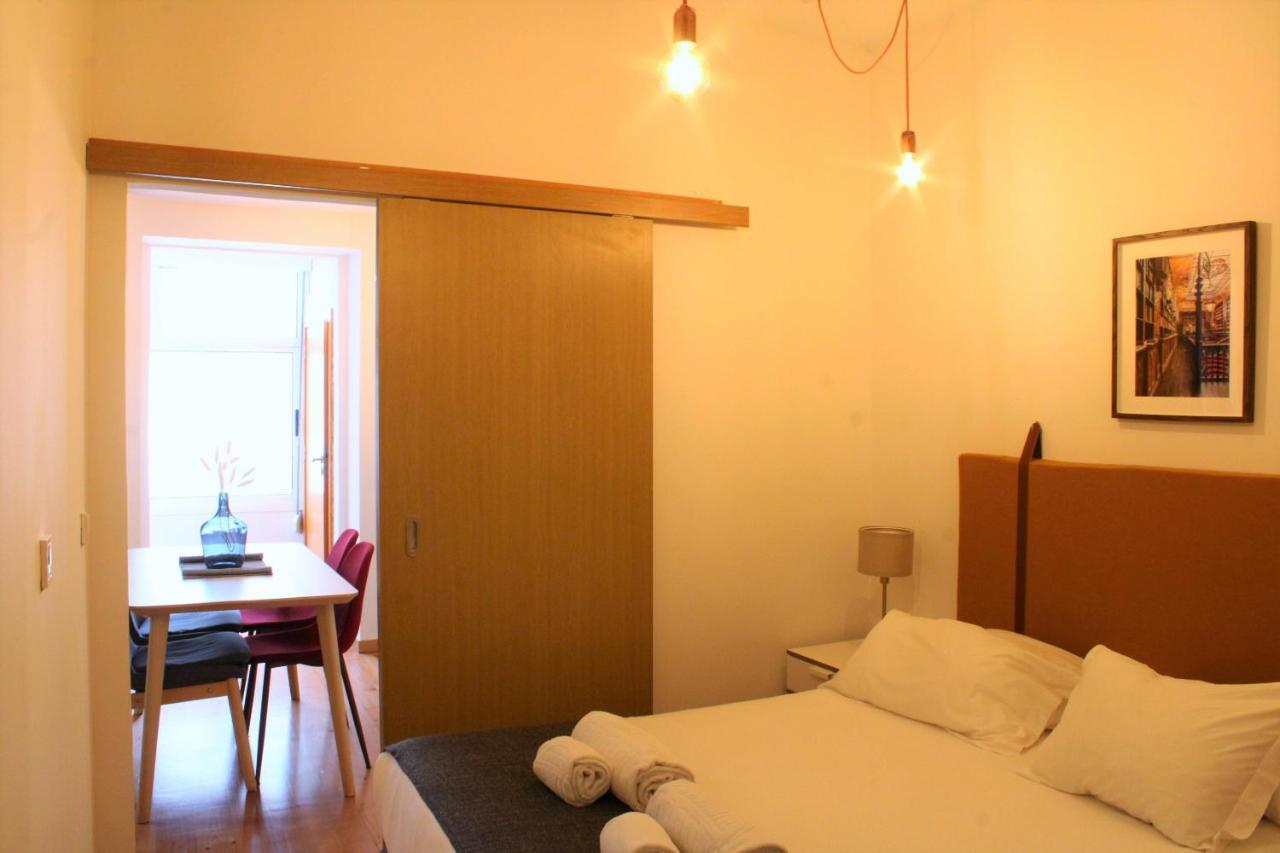 Aparthotel Oporto Entreparedes Екстериор снимка