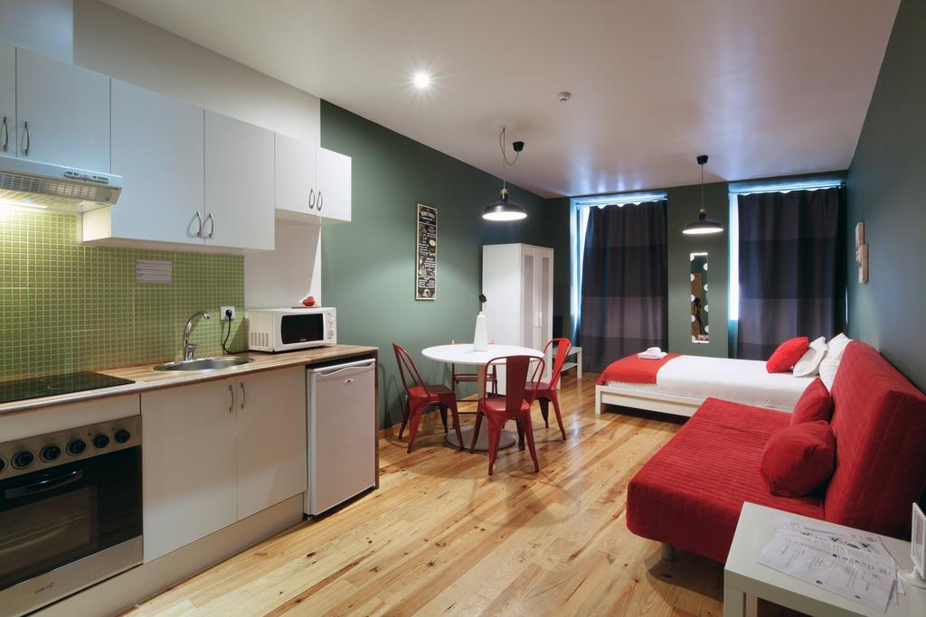 Aparthotel Oporto Entreparedes Екстериор снимка