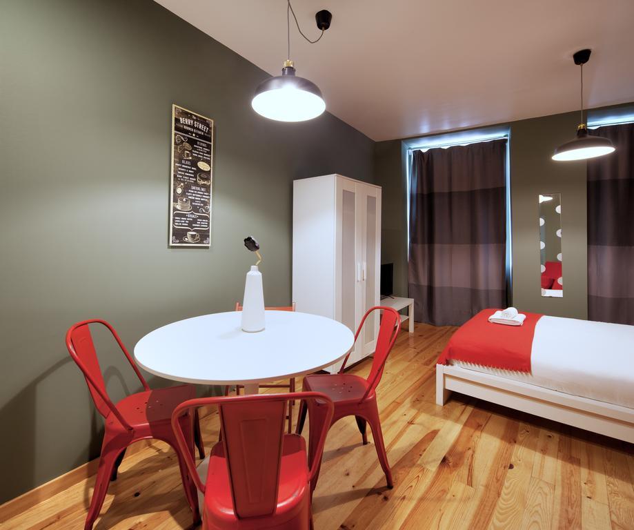Aparthotel Oporto Entreparedes Екстериор снимка