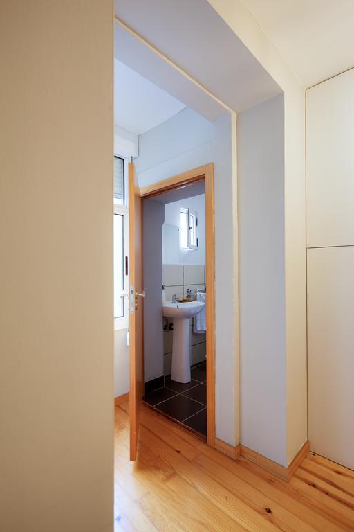 Aparthotel Oporto Entreparedes Екстериор снимка