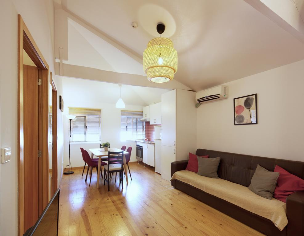 Aparthotel Oporto Entreparedes Екстериор снимка