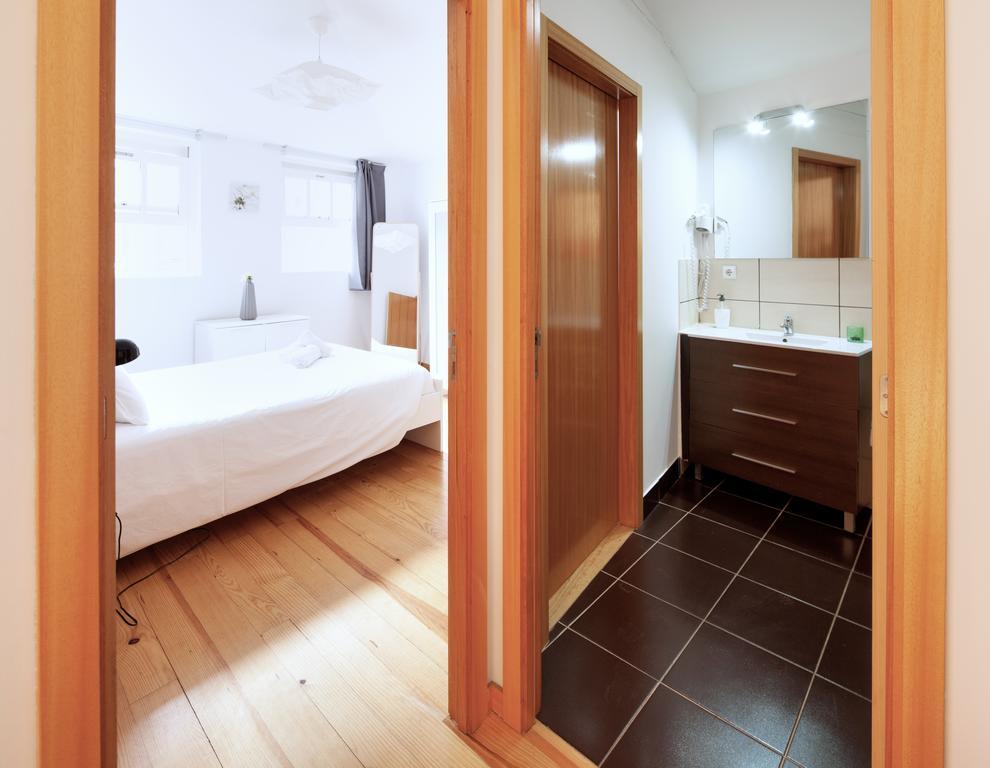 Aparthotel Oporto Entreparedes Екстериор снимка