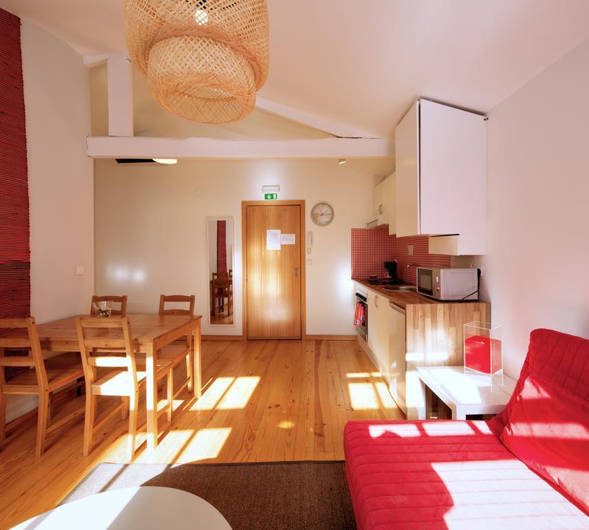 Aparthotel Oporto Entreparedes Екстериор снимка