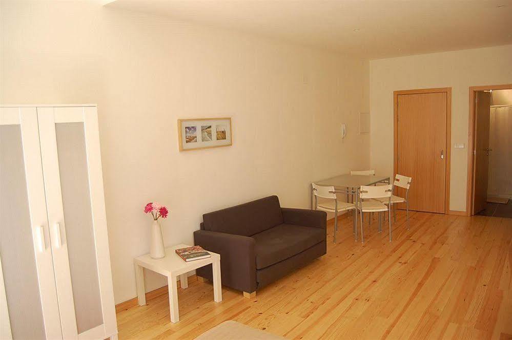 Aparthotel Oporto Entreparedes Екстериор снимка