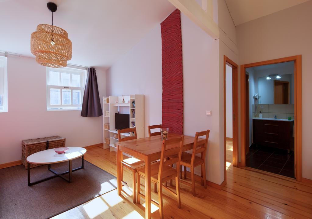 Aparthotel Oporto Entreparedes Екстериор снимка